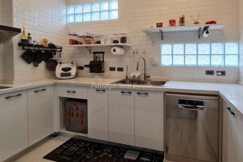 Дом в Паттайе, Таиланд с 4 спальнями  № 172596 - фото 4