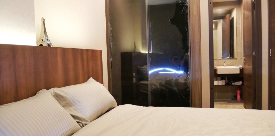 Студия в кондо в Ваттхане, Бангкок, Таиланд № 139600