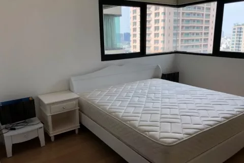 Condo in Sathon, Bangkok, Thailand, 2 bedrooms  № 139601 - photo 11