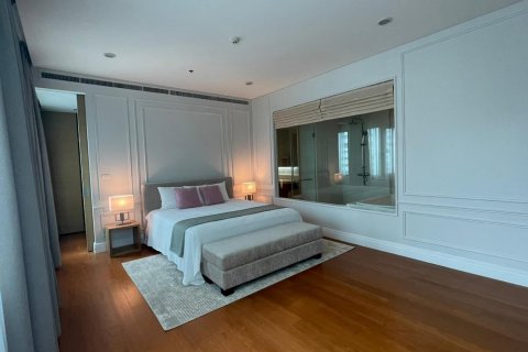 Condo in Khlong Toei, Bangkok, Thailand, 3 bedrooms  № 139599 - photo 2