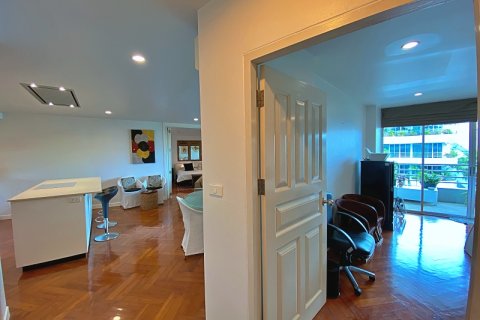 Condo in Hua Hin, Thailand, 2 bedrooms  № 168409 - photo 21