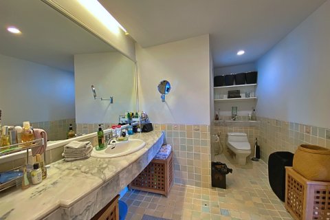 Condo in Hua Hin, Thailand, 2 bedrooms  № 168409 - photo 19