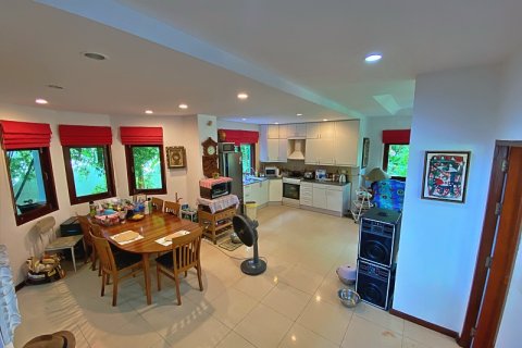 Villa in Hua Hin, Thailand 3 bedrooms № 168411 - photo 9