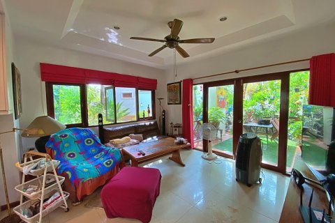 Villa in Hua Hin, Thailand 3 bedrooms № 168411 - photo 16