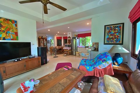 Villa in Hua Hin, Thailand 3 bedrooms № 168411 - photo 18