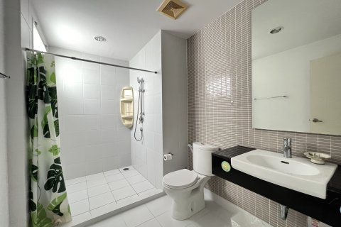 Condo in Hua Hin, Thailand, 2 bedrooms  № 168408 - photo 12