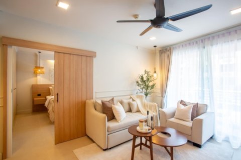 Condo in Hua Hin, Thailand, 1 bedroom  № 168412 - photo 4
