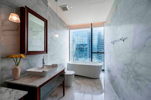 Condo in Bangkok, Thailand, 2 bedrooms  № 180632 - photo 13