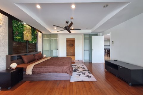 Condo in Phuket, Thailand, 2 bedrooms № 171247 - photo 12