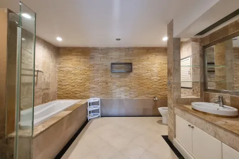 Condo in Phuket, Thailand, 2 bedrooms № 171247 - photo 16