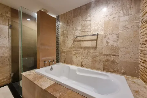 Condo in Phuket, Thailand, 2 bedrooms № 171247 - photo 15