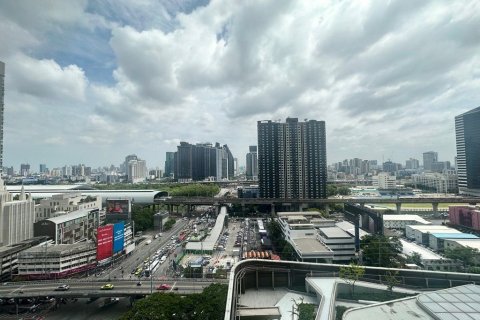 Condo à Huai Khwang, Bangkok, Thaïlande, 2 chambres  № 171252