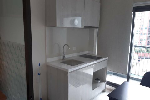 Студия в кондо в Клонг Тоэй, Бангкок, Таиланд № 171251 - фото 4