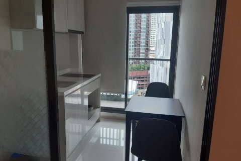 Студия в кондо в Клонг Тоэй, Бангкок, Таиланд № 171251 - фото 5