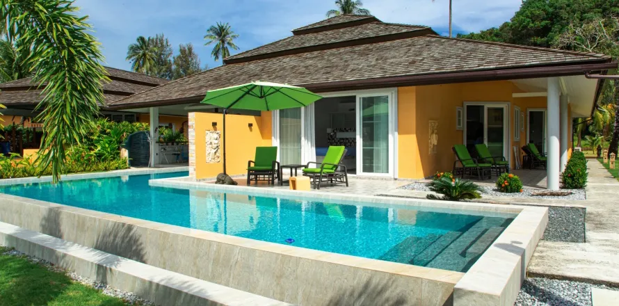 Villa in Ko Chang, Thailand 5 bedrooms № 148664