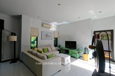 Villa in Bang Tao, Thailand 3 bedrooms № 179721 - photo 12