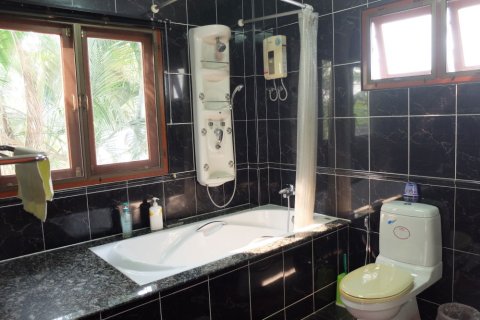 House in Chiang Mai, Thailand 4 bedrooms № 162476 - photo 10
