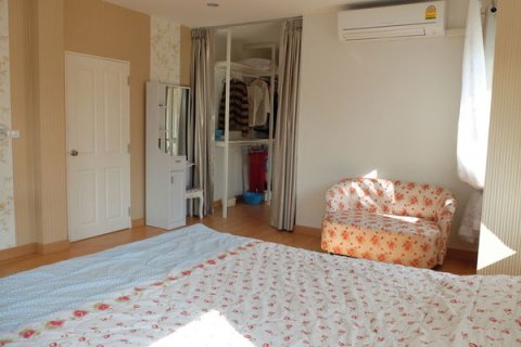 House in Chiang Mai, Thailand 4 bedrooms № 162481 - photo 9