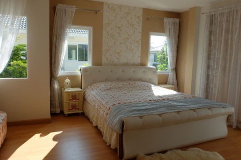 House in Chiang Mai, Thailand 4 bedrooms № 162481 - photo 8