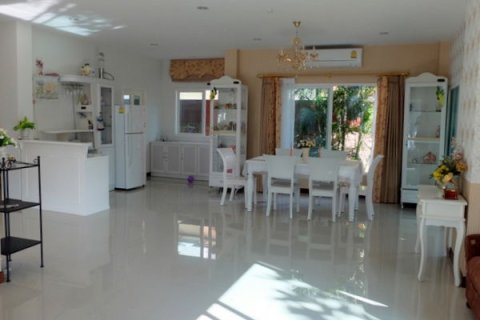 House in Chiang Mai, Thailand 4 bedrooms № 162481 - photo 4