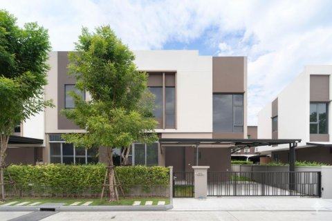 Таунхаус в Правете, Бангкок, Таиланд с 3 спальнями  № 158126