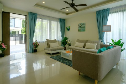 Townhouse in Phuket, Thailand 3 bedrooms № 170796 - photo 2
