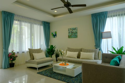 Townhouse in Phuket, Thailand 3 bedrooms № 170796 - photo 5