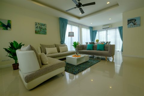 Townhouse in Phuket, Thailand 3 bedrooms № 170796