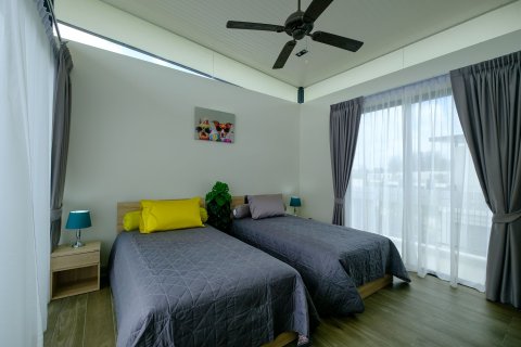 Townhouse in Phuket, Thailand 3 bedrooms № 170796 - photo 16