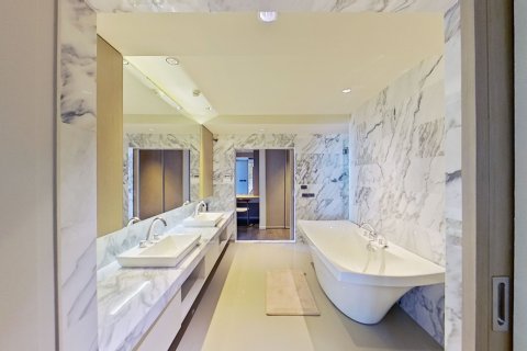 Duplex in Watthana, Bangkok, Thailand 3 bedrooms № 170799 - photo 11