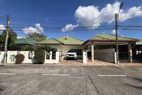 Дом в Паттайе, Таиланд с 3 спальнями  № 170794 - фото 3