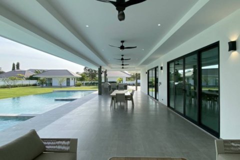 Вилла в Хуа Хине, Таиланд с 5 спальнями  № 162733 - фото 8