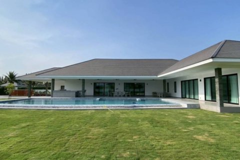 Вилла в Хуа Хине, Таиланд с 5 спальнями  № 162733