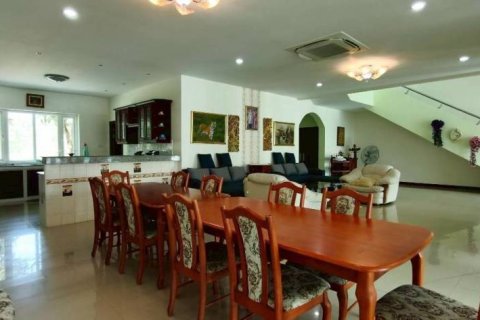 Villa à Pattaya, Thaïlande 7 chambres № 172874 - photo 8