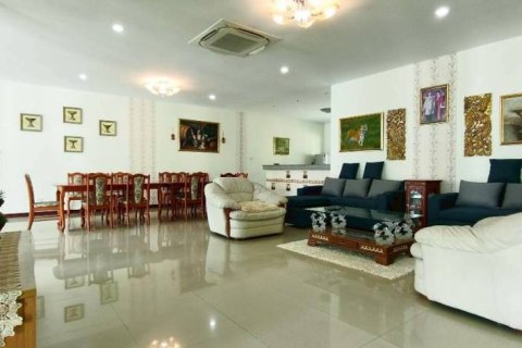 Villa à Pattaya, Thaïlande 7 chambres № 172874 - photo 2