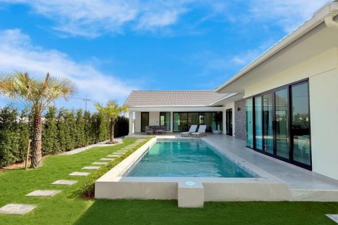 Villa in Hua Hin, Thailand 3 bedrooms № 152598 - photo 3