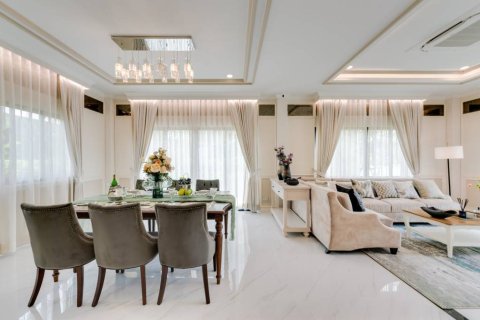 Villa in Hua Hin, Thailand 4 bedrooms № 176839 - photo 5