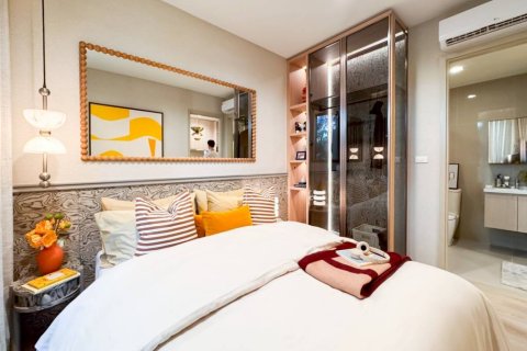 Condo in Bangkok, Thailand, 2 bedrooms  № 176841 - photo 2