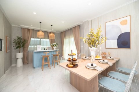 Villa in Hua Hin, Thailand 4 bedrooms № 176837 - photo 8