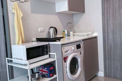 Studio dans le Condo à Din Daeng, Bangkok, Thaïlande  № 173128 - photo 6