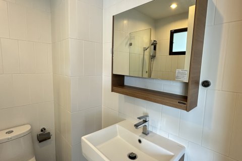 Studio dans le Condo à Khlong Toei, Bangkok, Thaïlande  № 173127 - photo 5