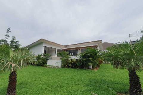 Вилла в Сураттхани, Таиланд с 3 спальнями  № 136179 - фото 7