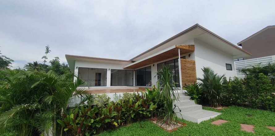 Вилла в Сураттхани, Таиланд с 3 спальнями  № 136179