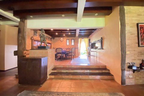 House in Chiang Mai, Thailand 6 bedrooms № 120140 - photo 2