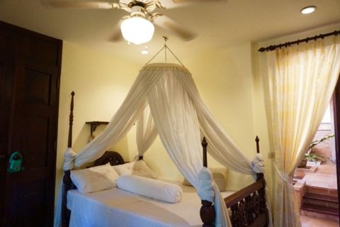 House in Chiang Mai, Thailand 6 bedrooms № 120140 - photo 20