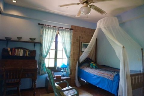 House in Chiang Mai, Thailand 6 bedrooms № 120140 - photo 17