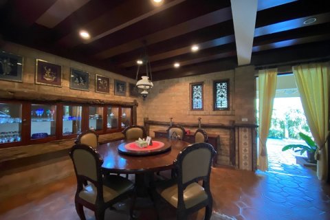 House in Chiang Mai, Thailand 6 bedrooms № 120140 - photo 4