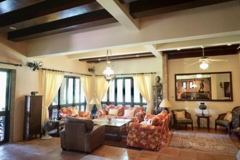 House in Chiang Mai, Thailand 6 bedrooms № 120140 - photo 8