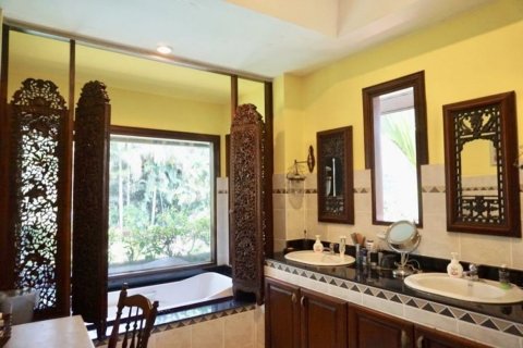 House in Chiang Mai, Thailand 6 bedrooms № 120140 - photo 14