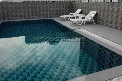 Condominio de 1 dormitorio en Jomtien Beach, Pattaya, Tailandia № 212785 - foto 2
